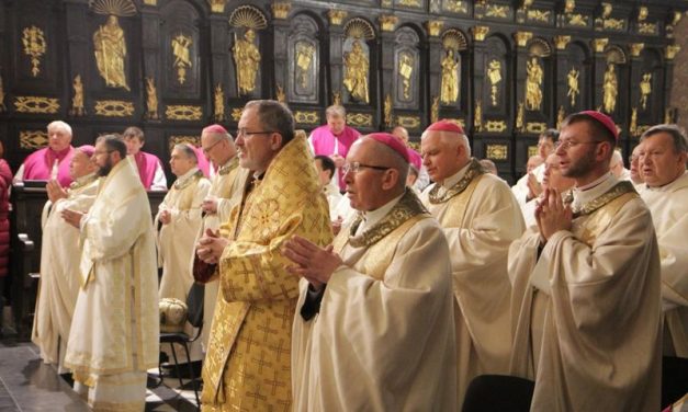 Фоторепортаж з Урочистої Святої Меси в катедрі перед початком спільних реколекцій Католицьких єпископів України
