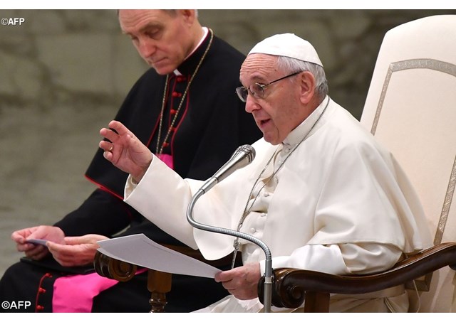 Папа: Вступні частини Меси не для того, щоб можна було спізнюватись