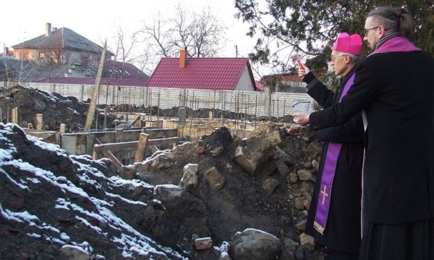 У Берегові заклали камінь під майбутню римо-католицьку церкву