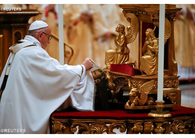 Папа: Віра цієї ночі веде нас до розпізнавання Бога там, де вважаємо, що Він відсутній