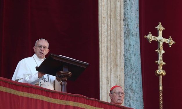 У Різдвяному посланні «Urbi et Orbi» Папа молиться за мир в Україні