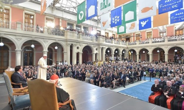 Папа: Університети повинні навчати граматику діалогу й зустрічі