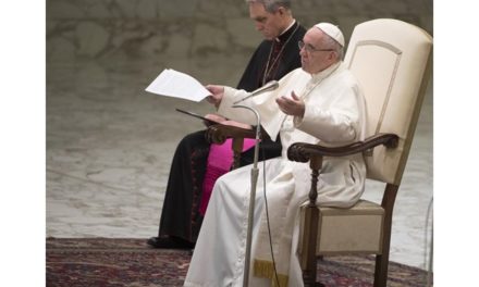 Папа: Літургія – школа молитви, що вчить звертатися до Бога