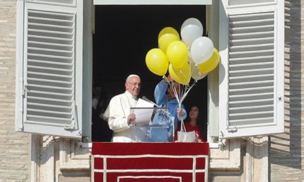 «Караван Миру» Дитячої Католицької Акції на молитві з Папою