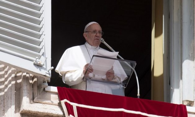 Папа: Якщо хочеш пізнати Ісуса, вдивляйся у хрест