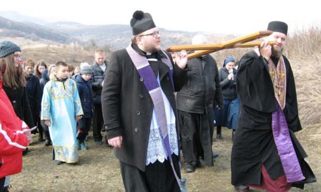 У Перечині відбулася багатолюдна Хресна дорога