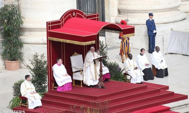 Папа: Бог захотів стати «нашим»; про Його любов свідчать Христові рани