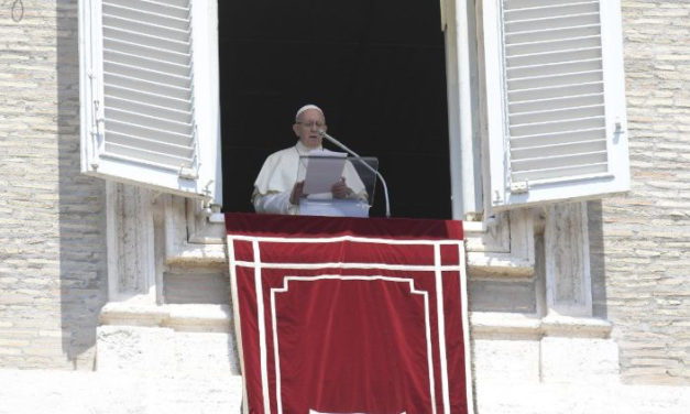 Папа: Боже, вбережи нас від спокуси обмовляти ближнього!