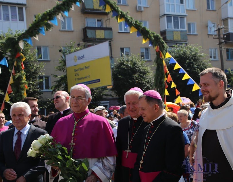 У Бердичеві відбулися центральні відпустові урочистості