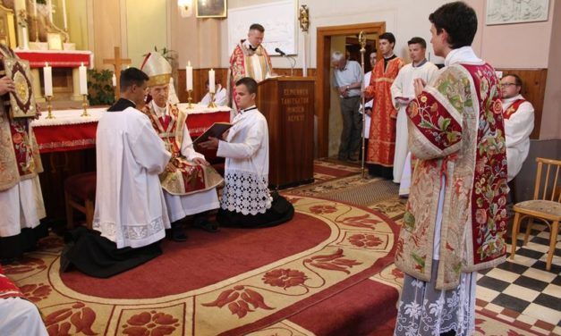 Дияконські свячення в Хусті