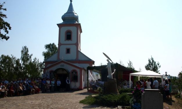 Клячаново. Костьол Внебовзяття Пресвятої Діви Марії