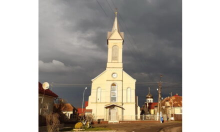 Павшино. Костьол Воздвиження Чесного Хреста