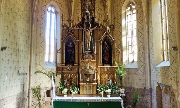 Берегово. Костел Воздвиження Всечесного Хреста