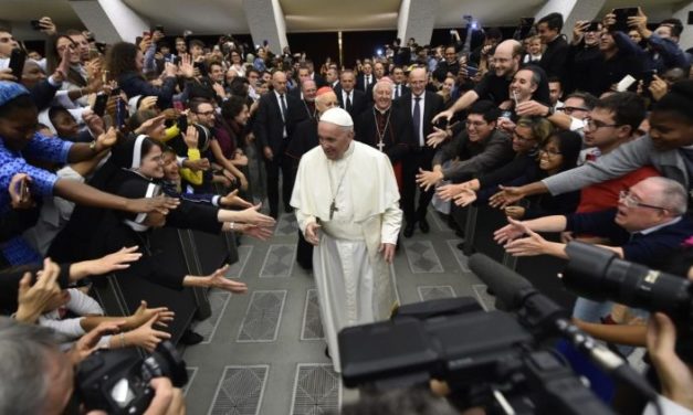 Папа до молоді: не дозвольте, щоб вас купили, спокусили й поневолили колонізаційними ідеологіями