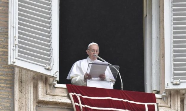 Папа: Впроваджуймо синодальний метод у наші громади