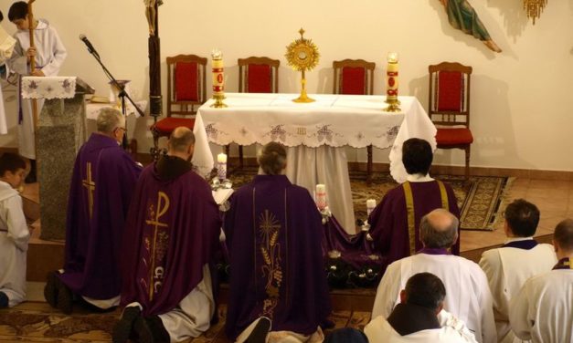 Духовна віднова з роздумами про Євхаристію