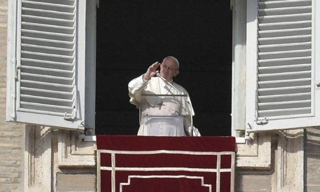 Папа: Різдво розпочалося з жесту любові