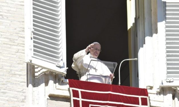 Папа: Суті нашим побажанням надає Боже благословення