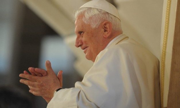 Вислуженому Папі Бенедиктові XVI виповнилося 92 роки