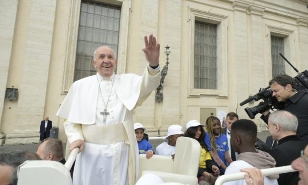 Папа: Наслідуймо Діву Марію та перемагаймо лукавого Божою зброєю