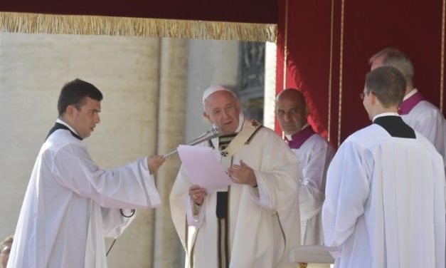 «Ангел Господній» в неділю канонізації: вдячність, тривога, солідарність