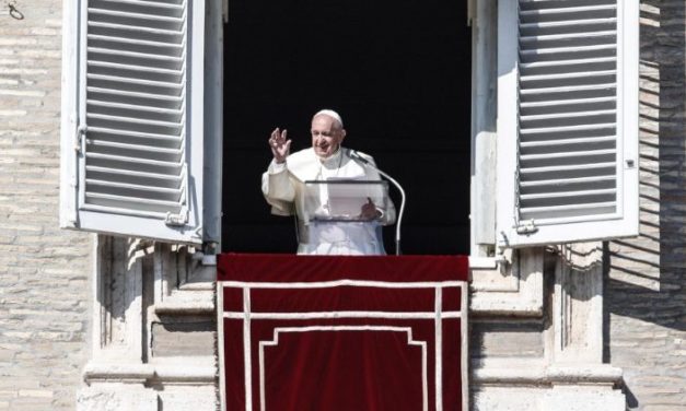 Папа: Можемо звіщати тільки те, чим живемо