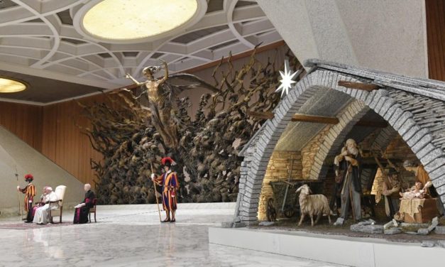 Папа: Вертеп – засіб приготування до Різдва і актуальний образ сім’ї