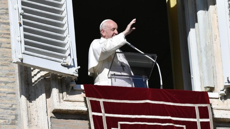 Папа: Свята Родина – приклад одноголосної відповіді на волю Отця
