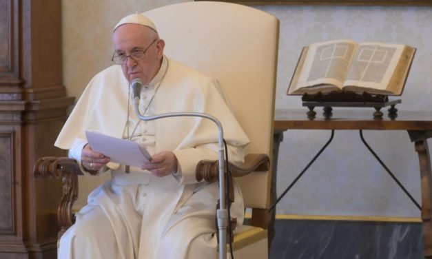 Папа: Бог є всемогутнім у любові, а не в інший спосіб