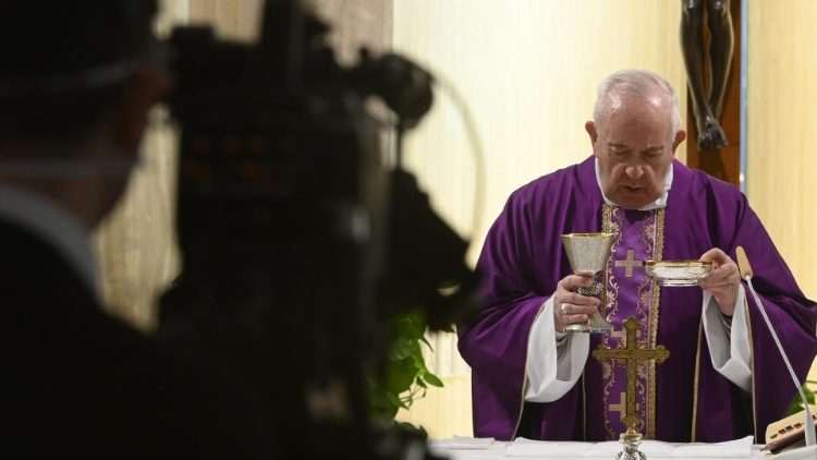 Папа про істину, яка визволяє. Молитва за працівників ЗМІ