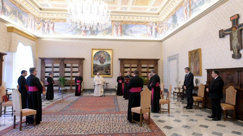 Папа розпочав цикл повчань про молитву: Людина – жебрак за Богом