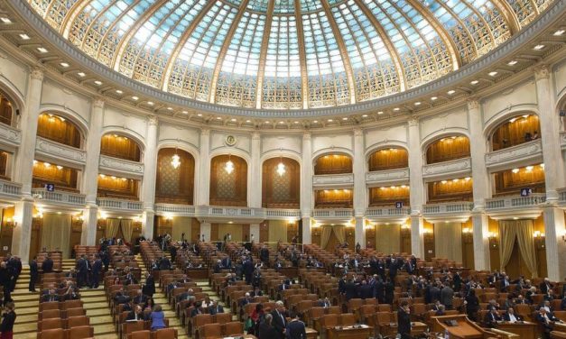 В Румунії парламент на вимогу церкви скасував обов’язкову сексуальну освіту у школах