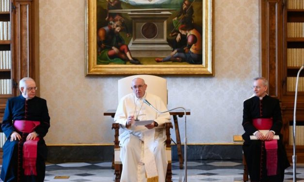 Папа: Серед труднощів і пітьми Бог перемінює наше серце