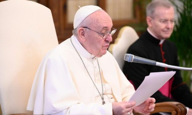 Папа: Справжні молільники не засуджують світ, а заступаються за нього