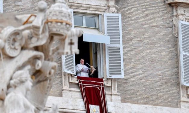 Папа: Пресвята Євхаристія – джерело єдності з Богом і спільності між нами