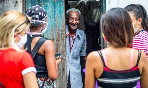 Святіший Отець заохотив молодь підтримати дідусів і бабусь