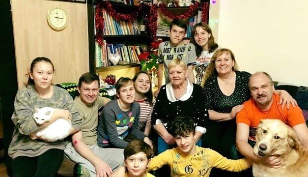 Зворушлива історія сім’ї, яка усиновила 8 дітей