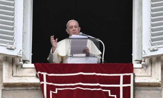 Папа: Бог кличе всіх і завжди