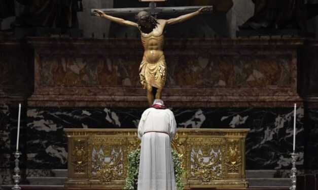 Папа: Розп’яття – велика книга Божої любові