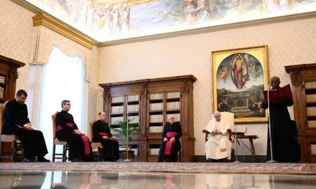 Папа: Молитва – штурвал Ісусового життя та місії