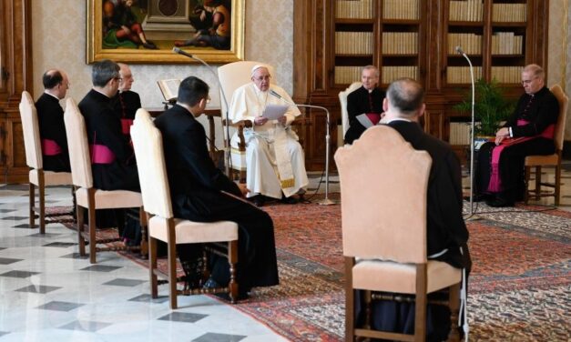 Папа: Двигуном місії є молитва