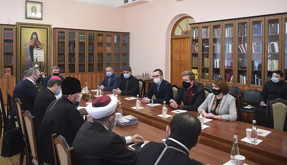 Рада Церков обговорила з парламентарями взаємодію у розробці законів