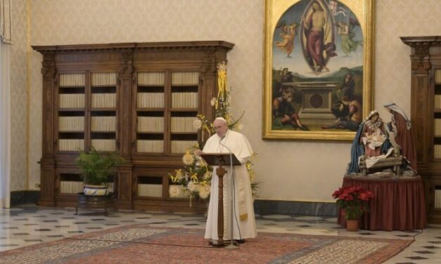 Папа: Бог перемагає зло, понизившись і взявши його на Себе