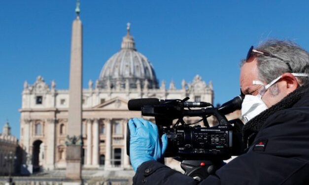 Папа: Якісна комунікація вимагає стертих підошв