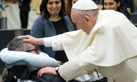 Папа: Довіра – запорука цілісного підходу; «ні» лицемірству щодо хворих