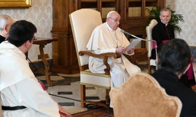 Папа: Ми молимося до Бога, Який любить людину