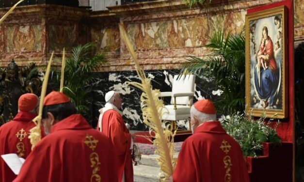 Папа: За прикладом Марії, долаймо хресну дорогу із запаленим світильником віри