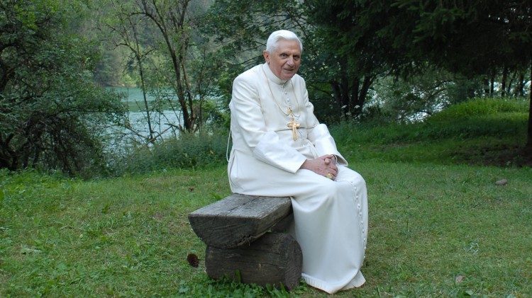 Сьогодні Бенедиктові XVI виповнюється 94 роки життя