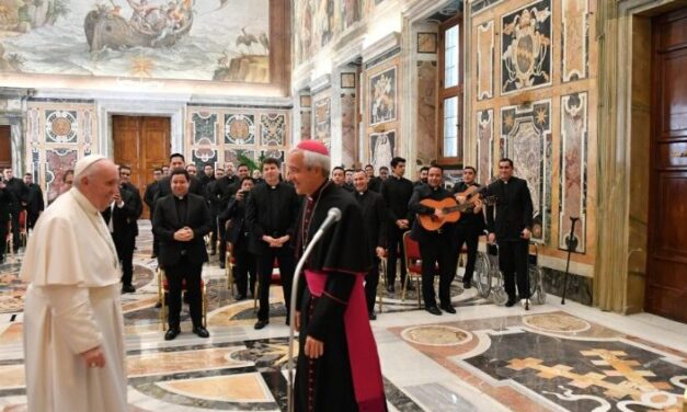 Папа: священик повинен бути людиною співчуття і братерства