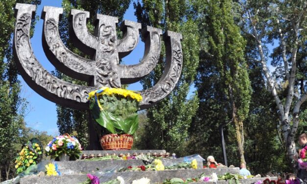 Позиція членів ВРЦіРО щодо належного вшанування жертв нацизму та комунізму у Бабином Яру в Києві